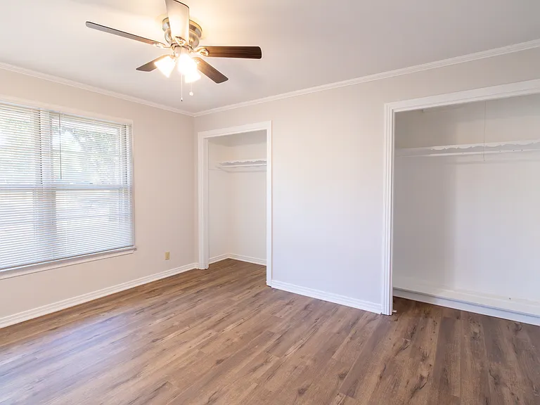 2400 Hampstead Ln — Photo 20