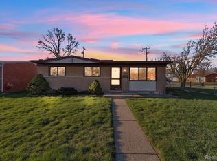 34381 Rosslyn St, Westland, MI