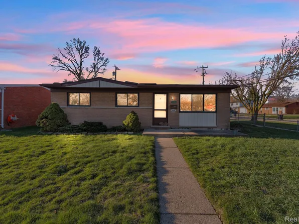 34381 Rosslyn St, Westland, MI 48185