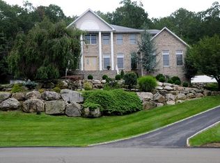 37 Algonquin Dr, Stony Pt, NY