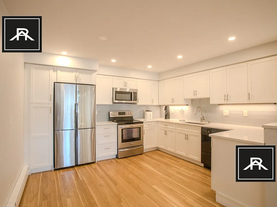 46 Green St #403