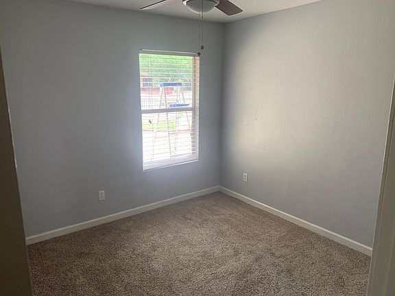 4th image of 1939 W Des Moines Cir