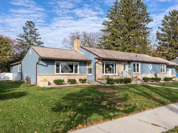 620 9th Ave, Baraboo, WI 53913