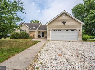 1 Goldenrod Ct, Cape May, NJ 08204