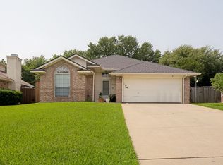 1825 Yorkshire St, Fort Worth, TX 76134