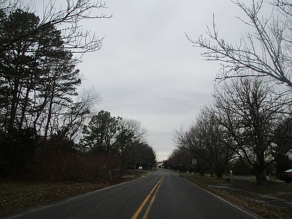 5th image of 96 Trotters Ln #806