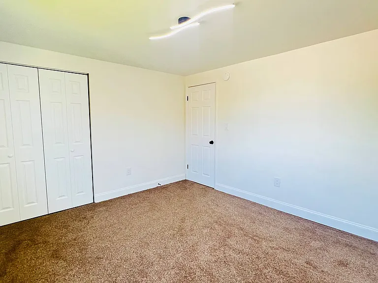 554 Bigelow St — Photo 12