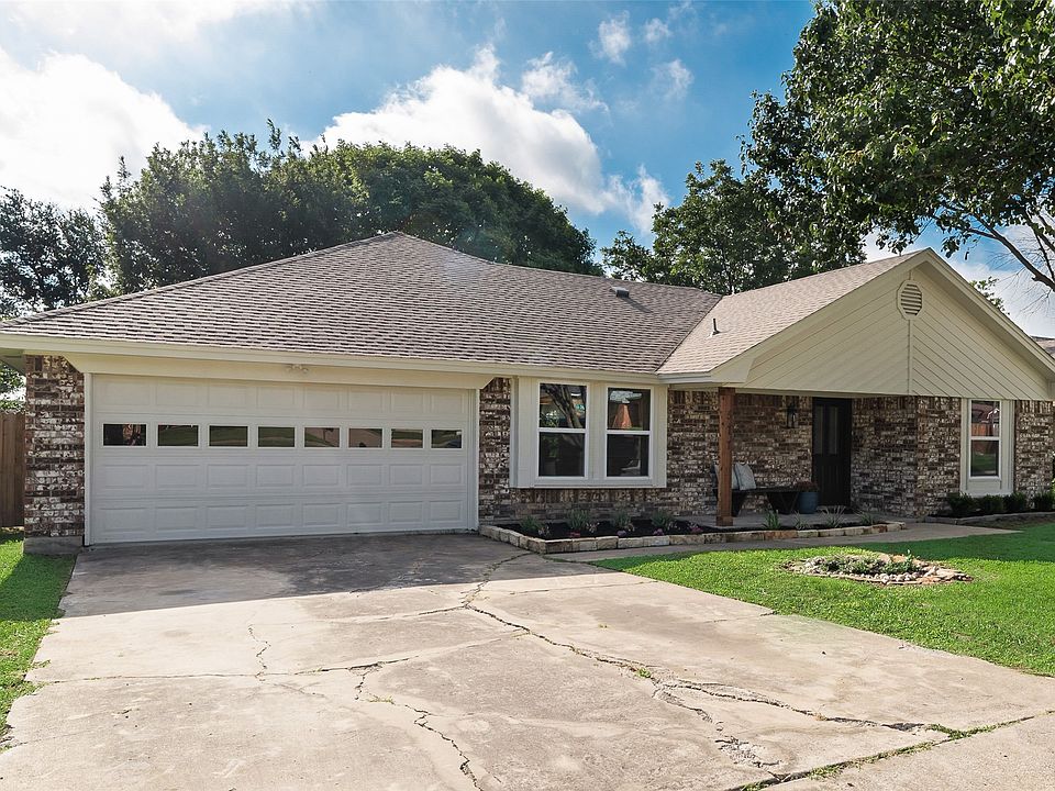 1st image of 577 Bluebonnet Dr