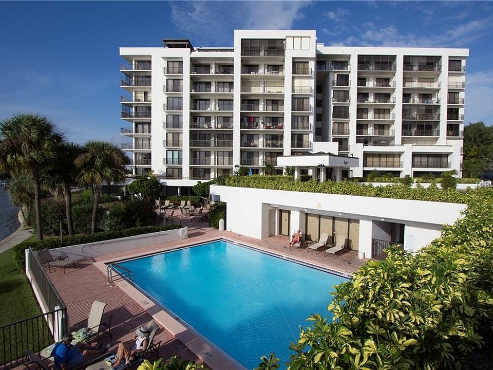 1st image of 8 Belleview Blvd APT 207