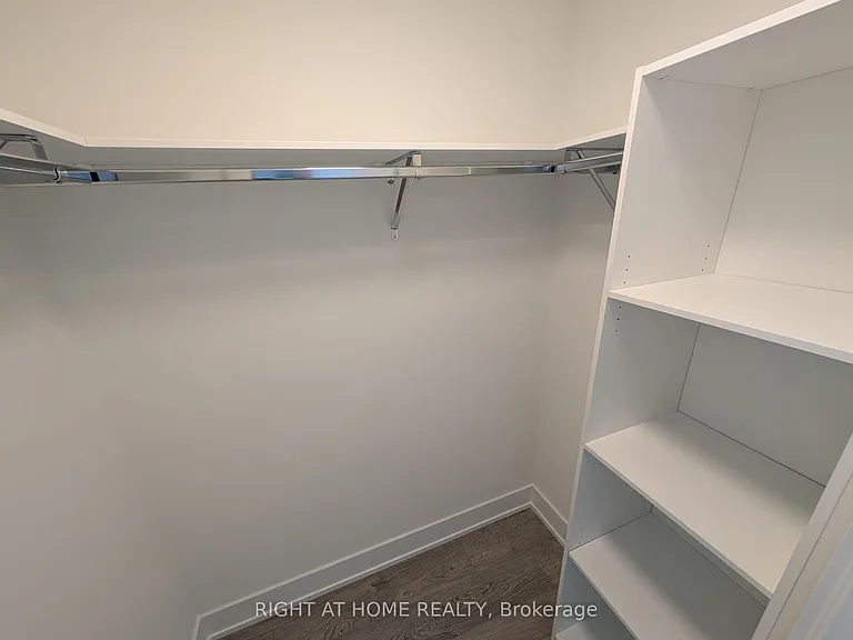 858 Dupont St #824 — Photo 12