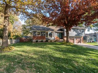 6801 Mackey St, Overland Park, KS 66204
