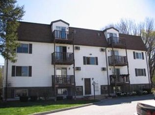 18 Airlie St APT 1, Worcester, MA 01606