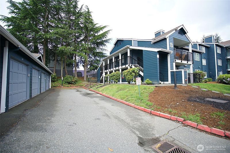4th image of 215 SW 100th Street #B-102
