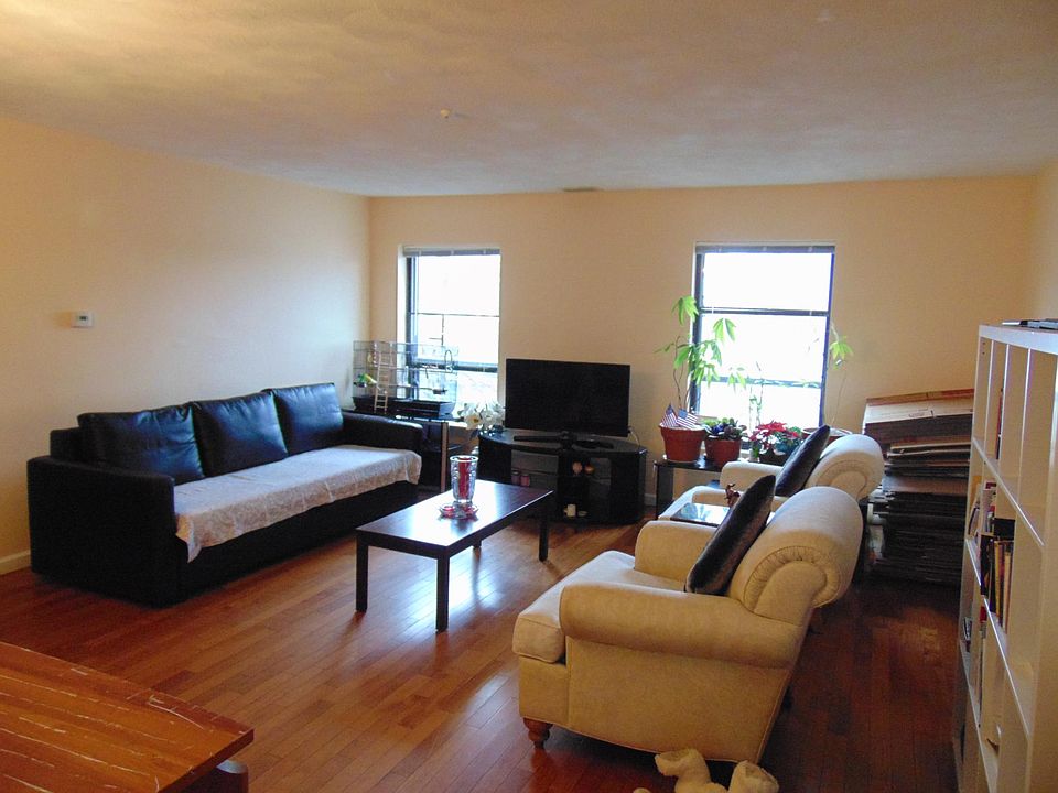 1st image of 123 Elm St APT C-12