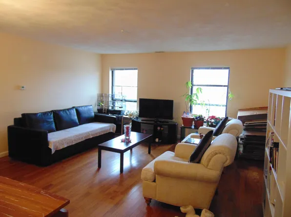 123 Elm St APT C-12, Quincy, MA 02169