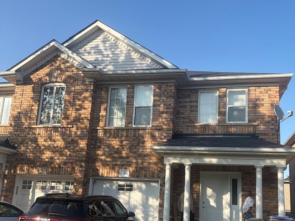 1st image of 9 Farthingale Cres