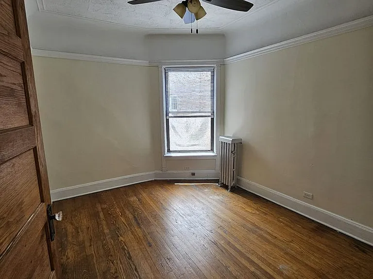 817 W Belle Plaine Ave #3F — Photo 8