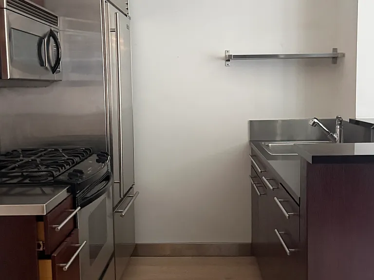 150 Nassau St #3I — Photo 8