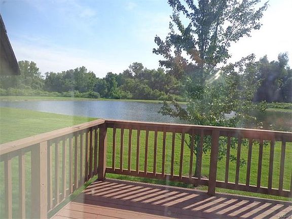 5th image of 3610 Candlewyck Club Dr APT E
