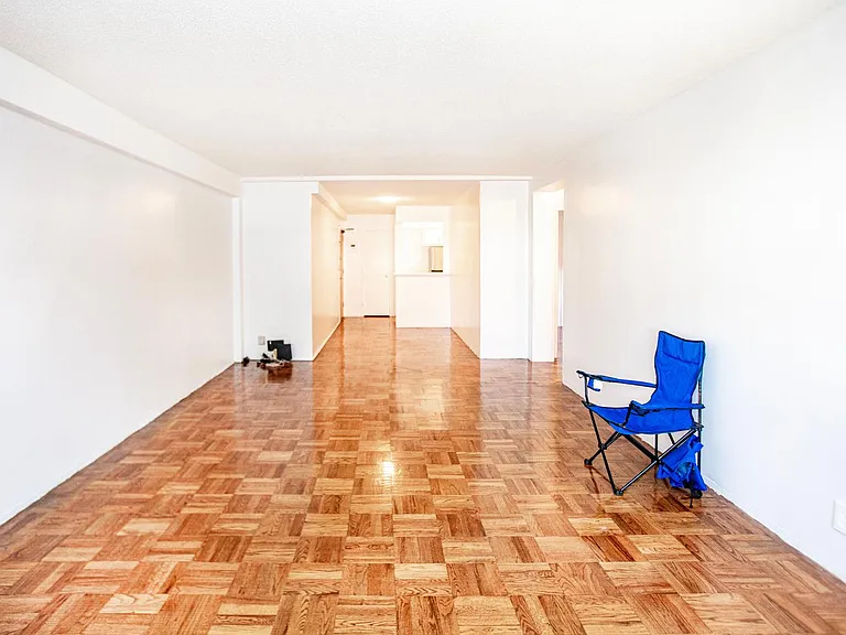 208 Anderson St #S2F — Photo 17