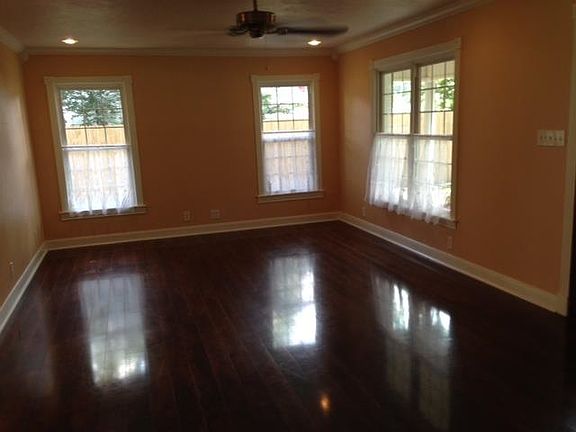 2nd image of 1195 East Dr