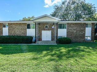 182 Birch Ct APT 4, Manteno, IL 60950