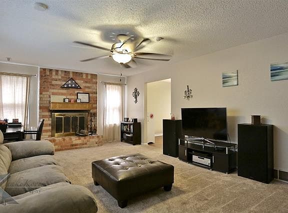 3rd image of 4618 Carrie Ann Ln