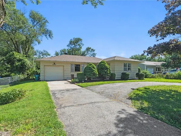 4305 Doctor Greaves Rd, Grandview, MO 64030