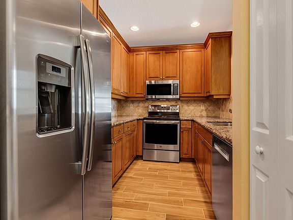 4th image of 1550 Limetree Bay Avenue