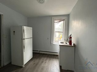 15 Cottage St #1E, Bayonne, NJ 07002