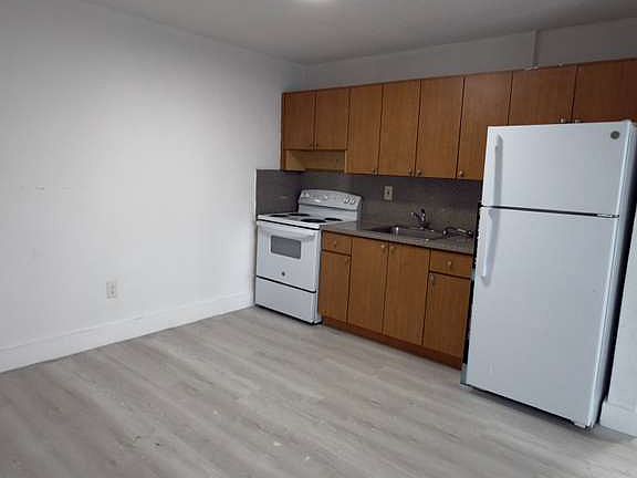 2nd image of 635 SW 7th Ct APT 2