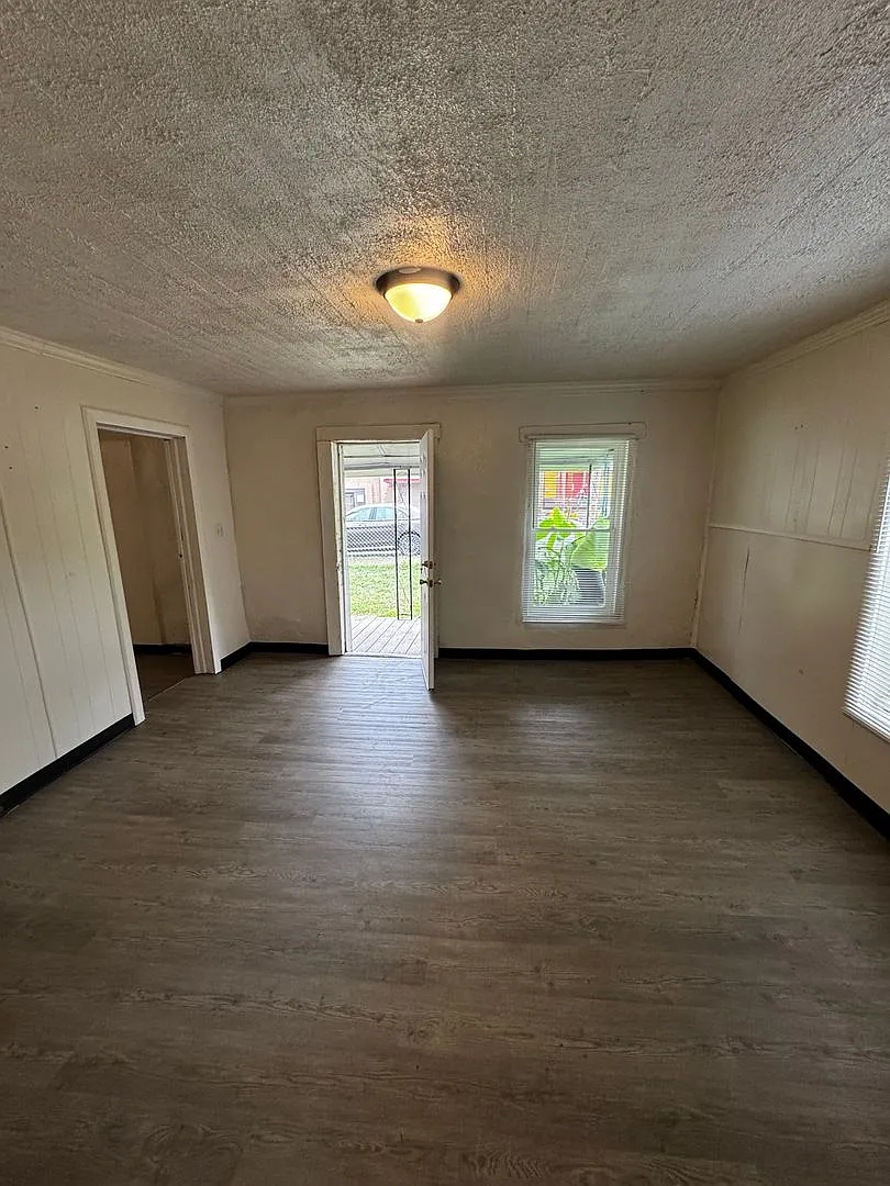 2/1 House in Shelby, NC — Photo 3