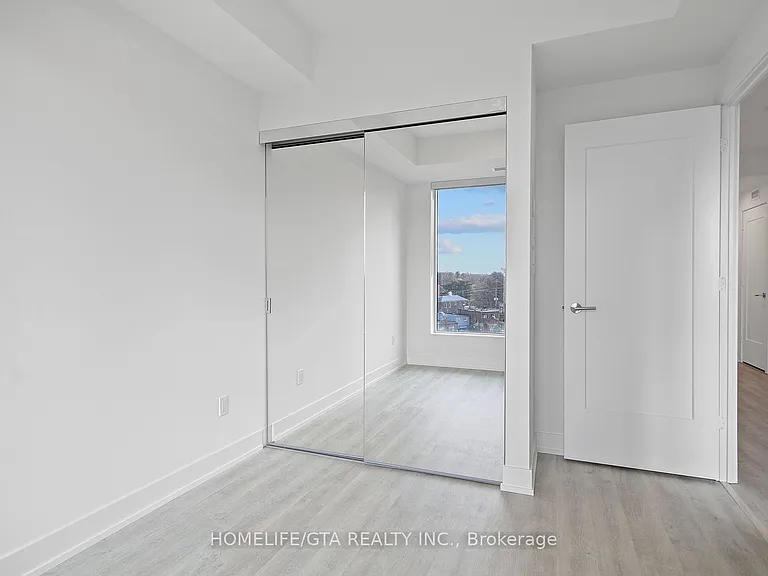 60 Central Park Dr #908 — Photo 17