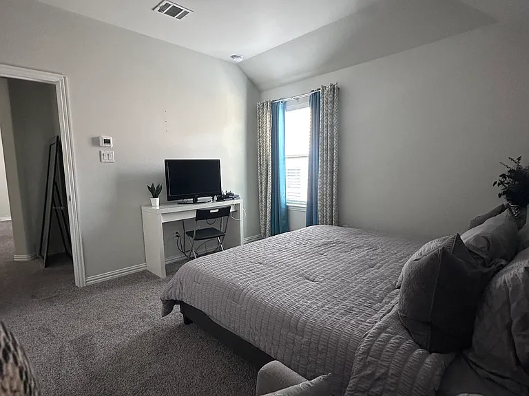 912 Summer Ln — Photo 10