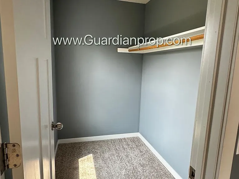 11920 Emery Village Dr N — Photo 5