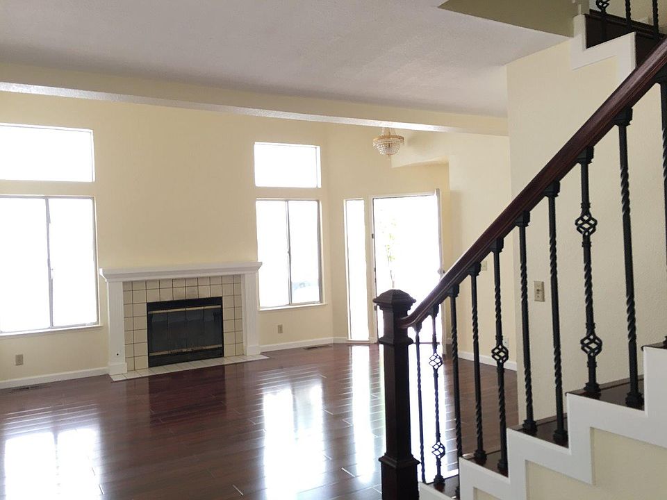 2nd image of 293 Moretti Ln
