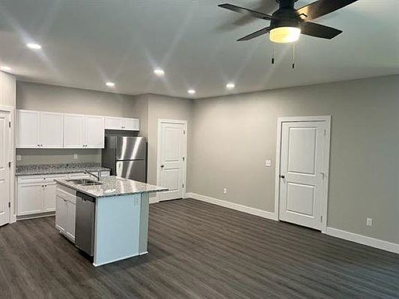 4th image of 5239-5241 N Cypress St