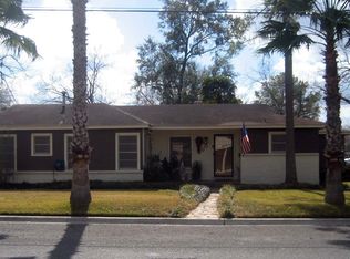 400 E Travis St, Luling, TX 78648