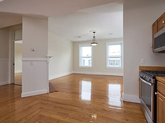 4th image of 15 Hamilton St #1