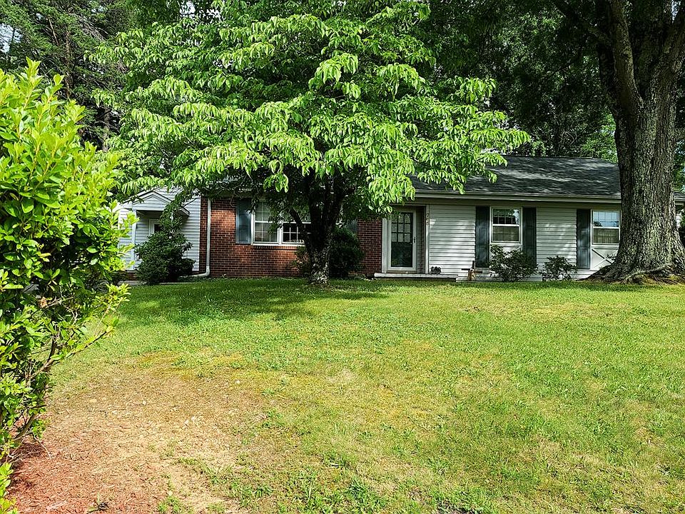 1st image of 705 Auburn Pl