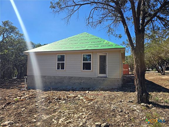 4th image of 110 Twin Oaks Cir