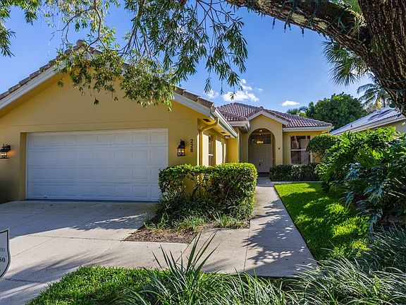 2nd image of 228 Sussex Cir
