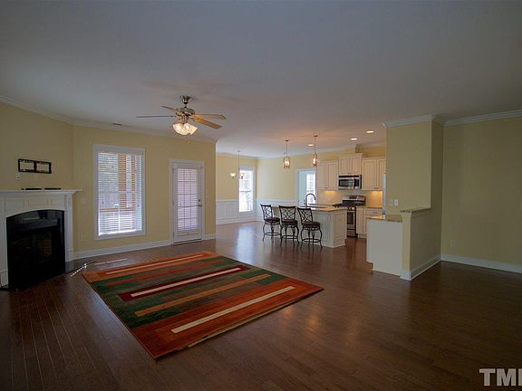 3rd image of 748 Varina Ln