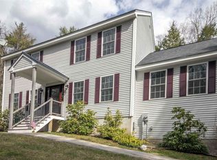 28 Jeannes Way, Sandown, NH 03873