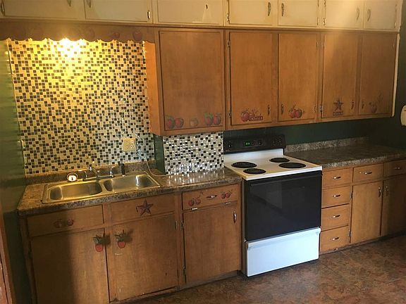 4th image of 221 W Oak St