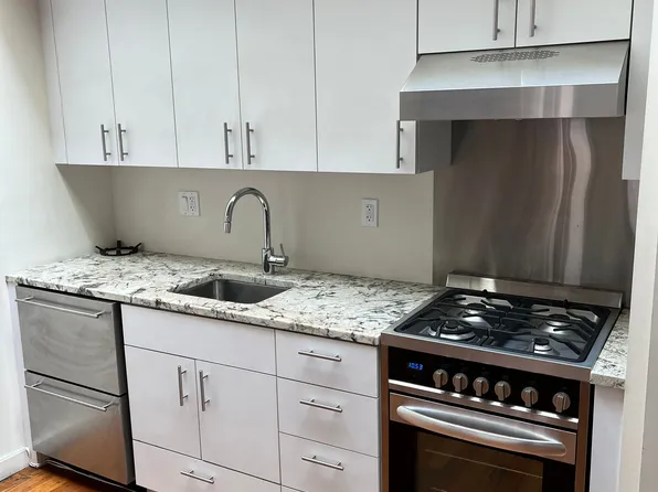 272-274 E 14th St #301, Oakland, CA 94603