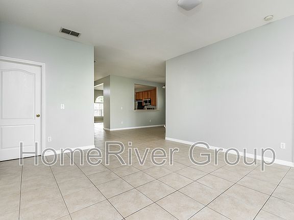 4th image of 2113 Continental St