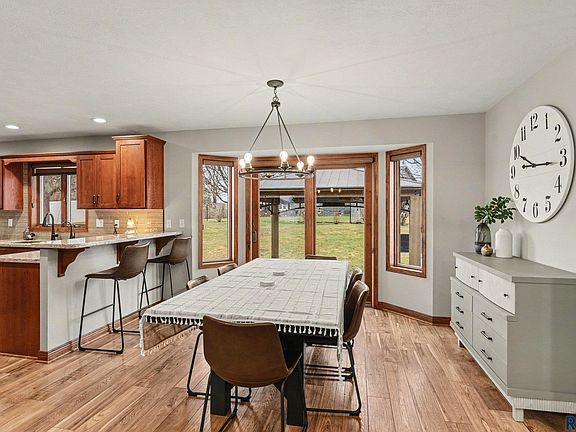 5th image of 1411 Evergreen Dr