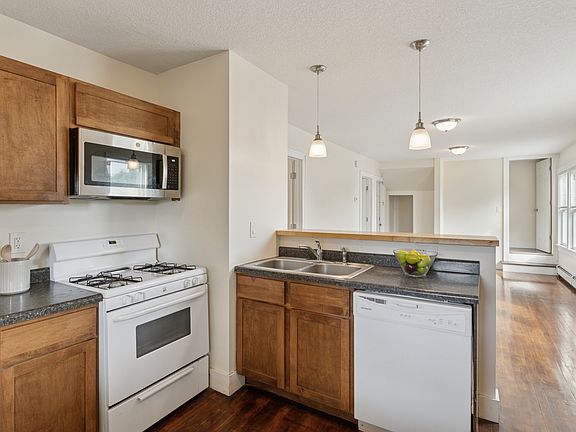 3rd image of 3242 Hayes St NE #2