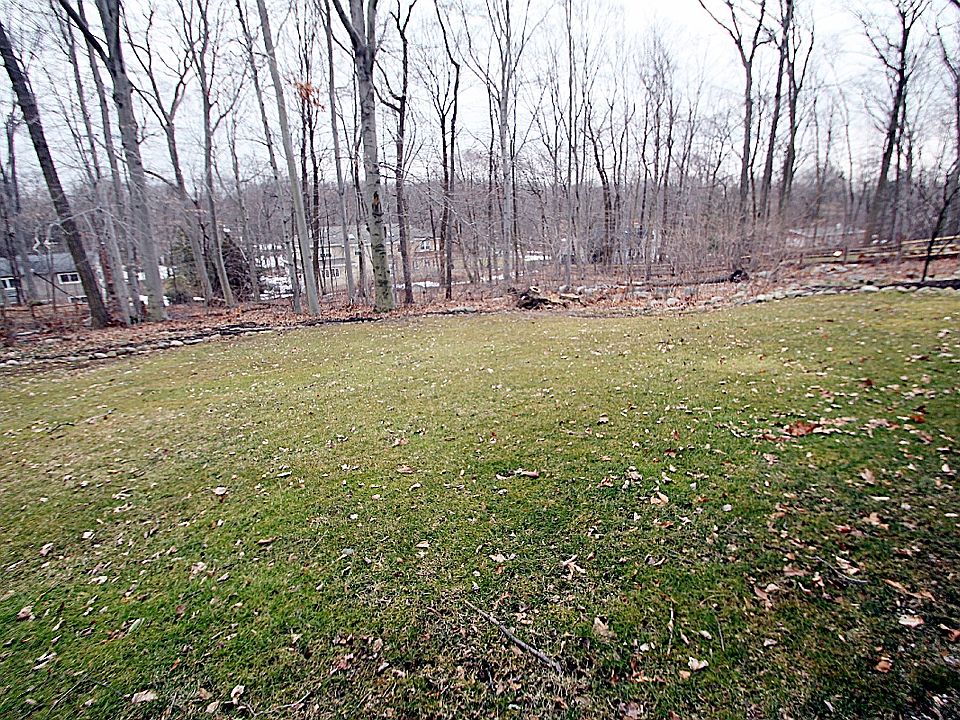 2nd image of 83 Tam O Shanter Dr